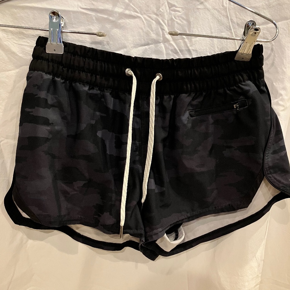 Vuori Women's Black Gray Camo Running Shorts